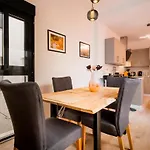 Charming New - Bd 1 Bth - Triana